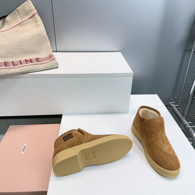 MIUMIU 25S SLIP-ON BOOTIES IN LIGHT BROWN SUEDE AND SHEARLING