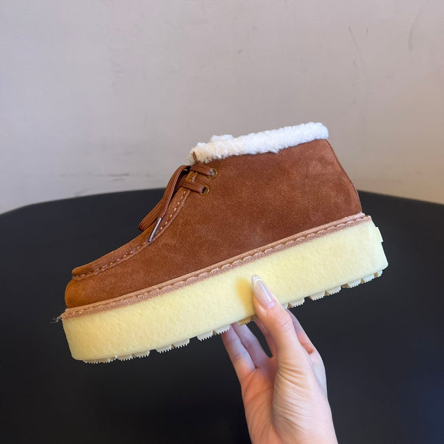 PRADA 25S HIGH-TOP SHOES 40 MM IN BROWN SUEDE SHEARLING-LINED