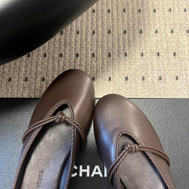 BOTTEGA VENETA 26S FLAT MULES IN DARK BROWN LAMBSKIN