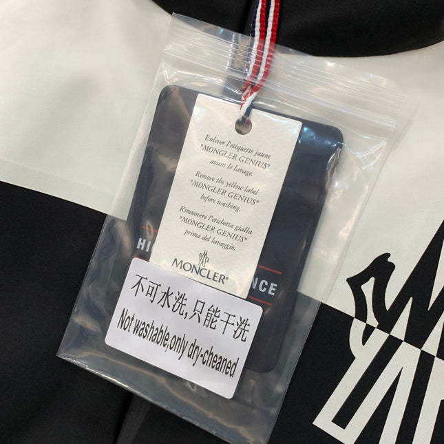 MONCLER 25S JACKET 375