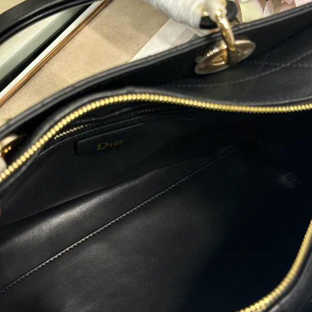 DIOR 26S CANNAGE GRANVILLE 34 IN BLACK CALFSKIN
