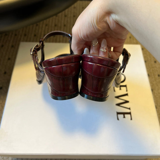 LOEWE 26S ONDA MULE 45MM IN WINE RED EMBOSSED CROCODILE CALFSKIN