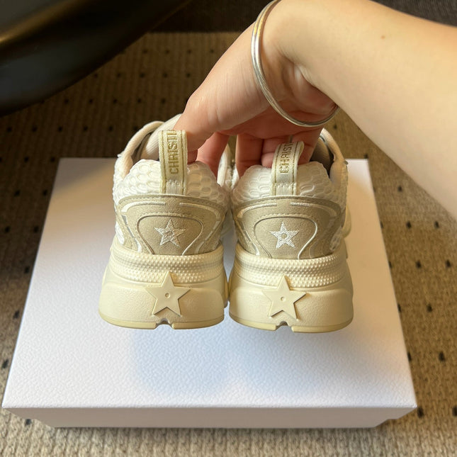 DIOR 26S VIBE SNEAKER 55MM IN GOLD DIOR OBLIQUE LUSENTI EMBROIDERED COTTON AND BEIGE SUEDE
