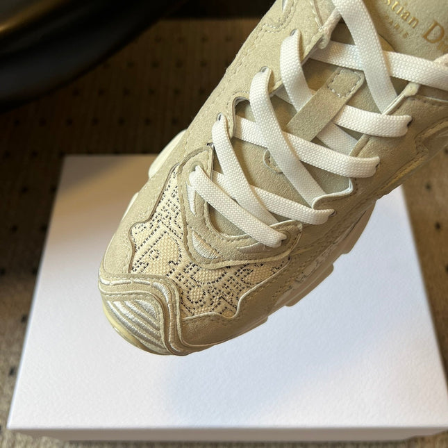 DIOR 26S VIBE SNEAKER 55MM IN BEIGE DIOR OBLIQUE LUSENTI EMBROIDERED COTTON AND SUEDE