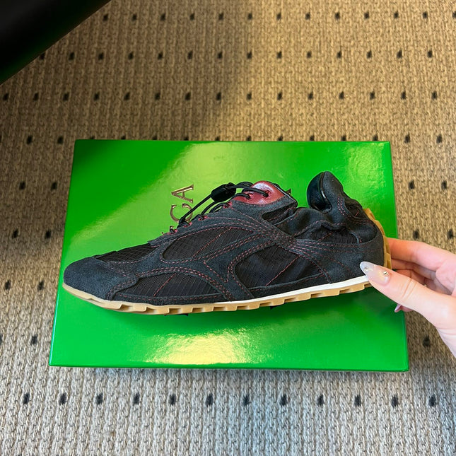 BOTTEGA VENETA 26S SNEAKERS IN BLACK SUEDE AND MESH FABRIC