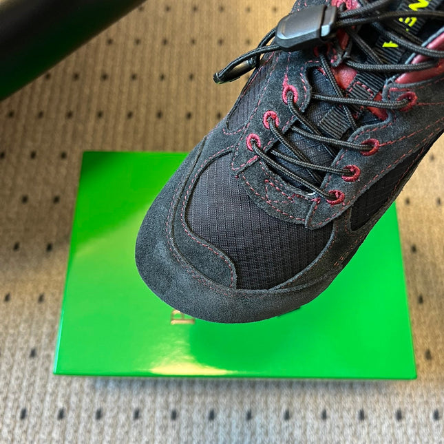 BOTTEGA VENETA 26S SNEAKERS IN BLACK SUEDE AND MESH FABRIC
