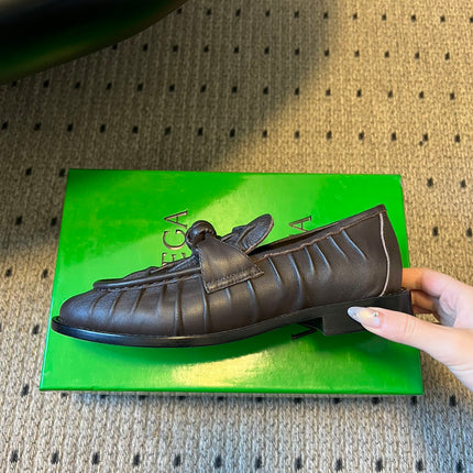 BOTTEGA VENETA 26S LOAFERS IN CHOCOLATE BROWN LAMBSKIN