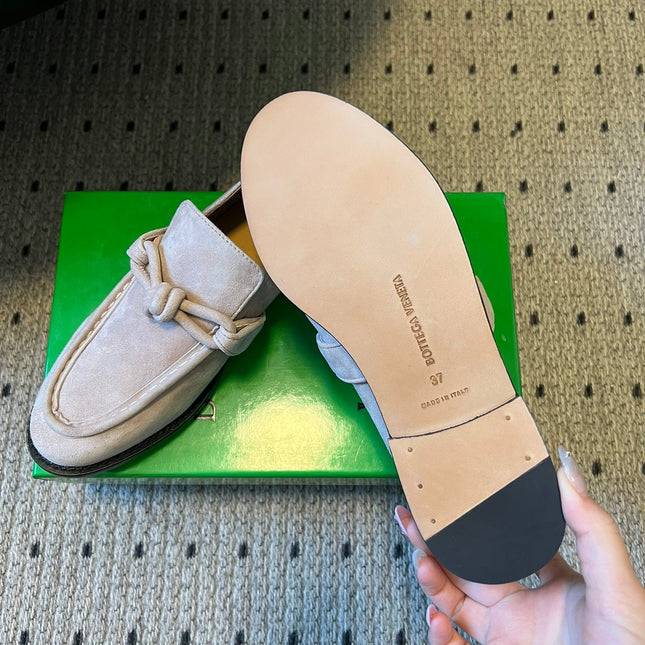 BOTTEGA VENETA 26S LOAFERS IN LIGHT BEIGE SUEDE