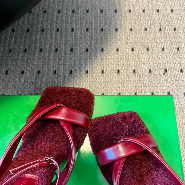 BOTTEGA VENETA 26S SQUARE-TOE HIGH-HEEL SANDALS 90 MM IN RED LAMBSKIN AND WOOL