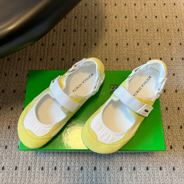 BOTTEGA VENETA 26S MARY JANE SNEAKER IN YELLOW SUEDE AND WHITE FABRIC