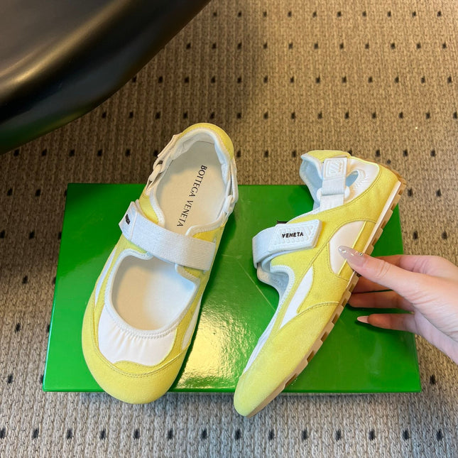 BOTTEGA VENETA 26S MARY JANE SNEAKER IN YELLOW SUEDE AND WHITE FABRIC
