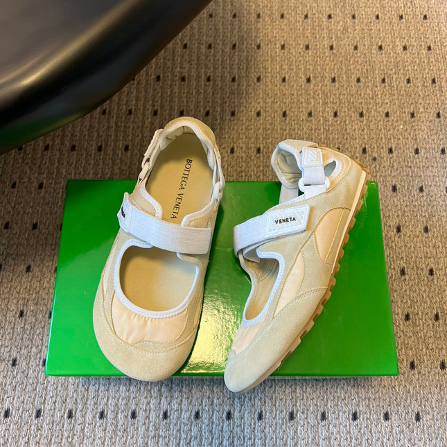 BOTTEGA VENETA 26S MARY JANE SNEAKER IN BEIGE SUEDE AND FABRIC