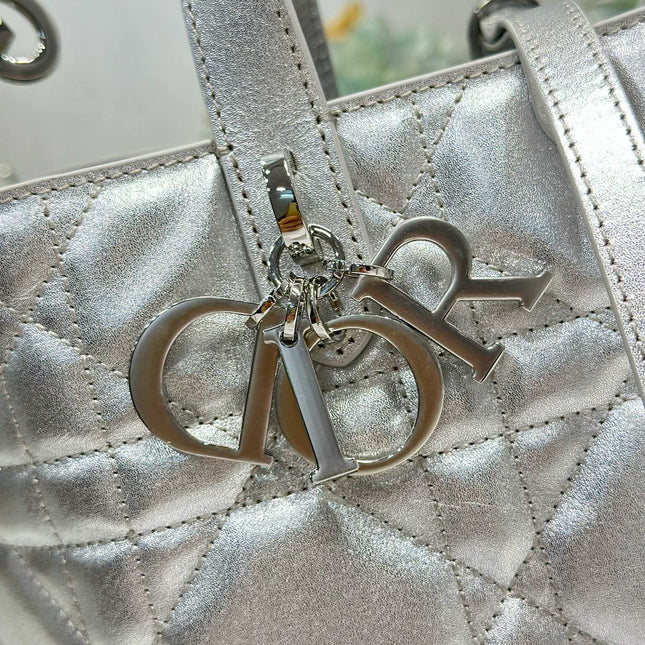 DIOR 26S TOUJOURS BAG 23 IN SILVER CALFSKIN