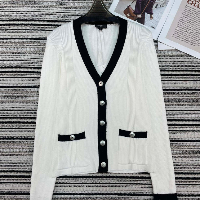 CHANEL 26S CARDIGAN 909