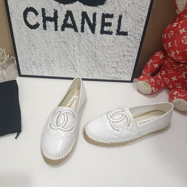 CHANEL 26S ESPADRILLE LOAFERS IN WHITE CALFSKIN WITH ROPE SOLE