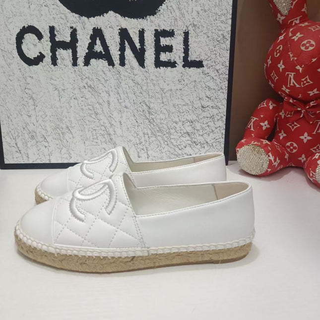 CHANEL 26S ESPADRILLE LOAFERS IN WHITE CALFSKIN WITH ROPE SOLE
