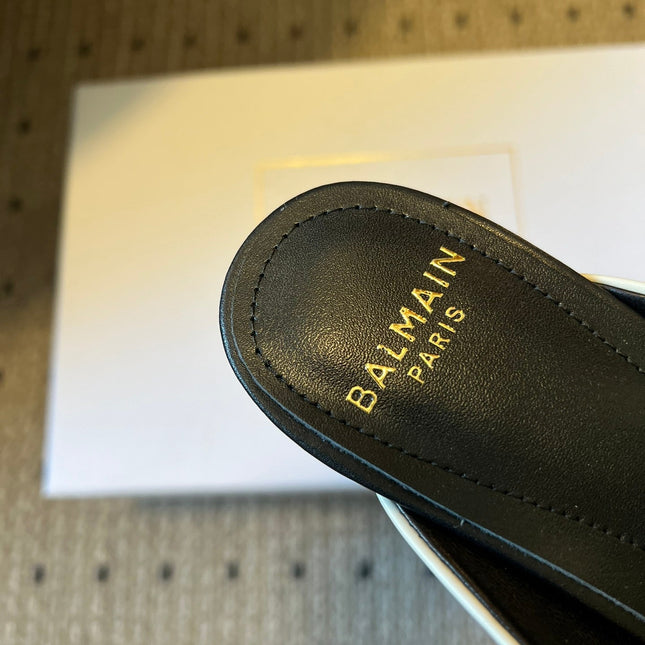 BALMAIN 26S GOLD CHAIN HIGH HEEL MULES 45 MM IN WHITE CALFSKIN