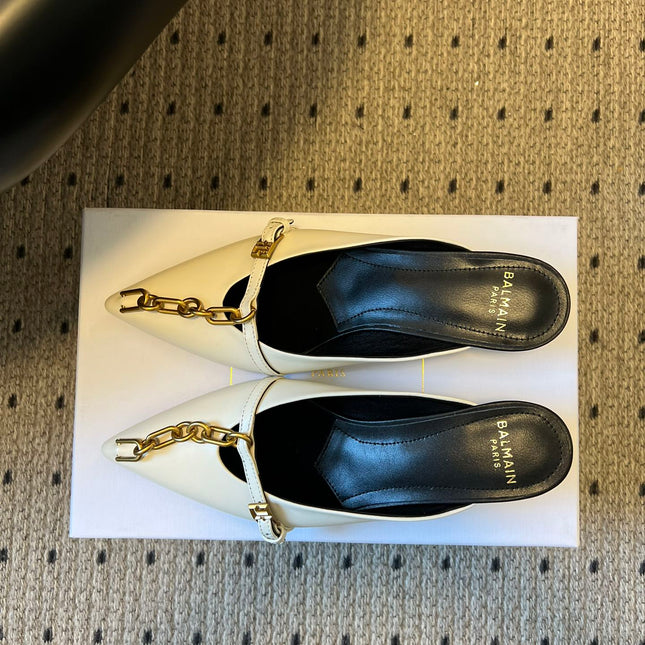 BALMAIN 26S GOLD CHAIN HIGH HEEL MULES 45 MM IN WHITE CALFSKIN