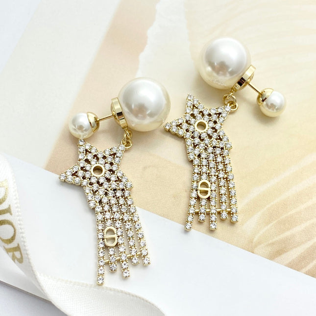 CD 26S STAR CRYSTAL FRINGE PEARL EARRINGS IN GOLD TONE METAL 631052