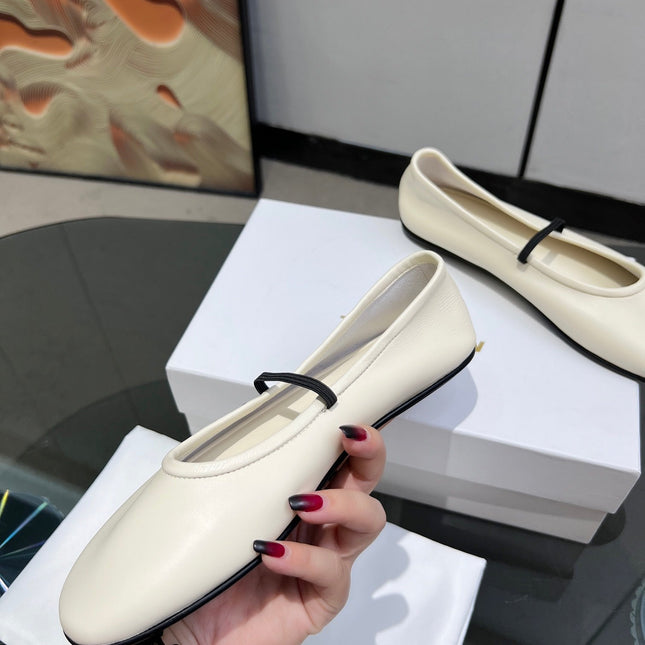 THE ROW 26S BALLET FLATS IN IVORY WHITE CALFSKIN