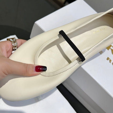 THE ROW 26S BALLET FLATS IN IVORY WHITE CALFSKIN