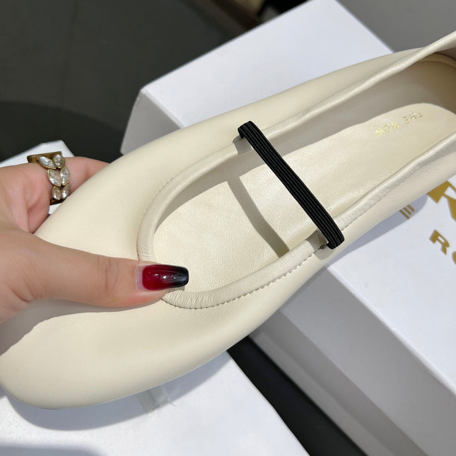 THE ROW 26S BALLET FLATS IN IVORY WHITE CALFSKIN