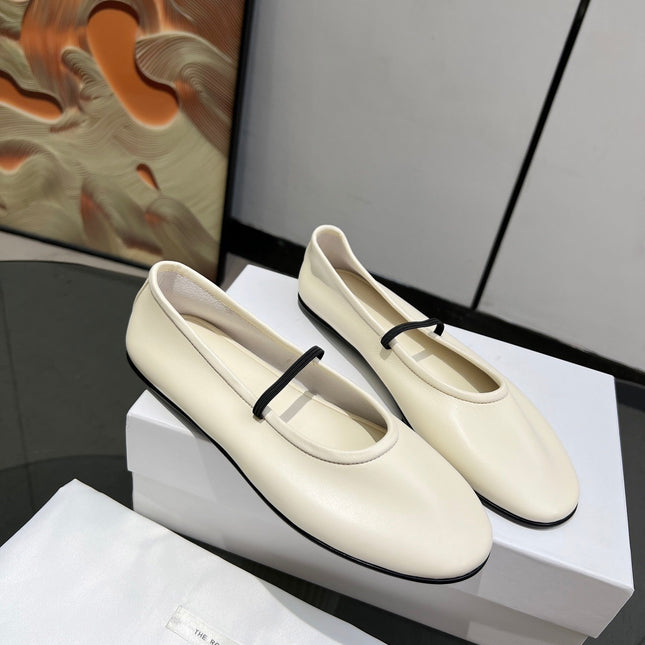 THE ROW 26S BALLET FLATS IN IVORY WHITE CALFSKIN
