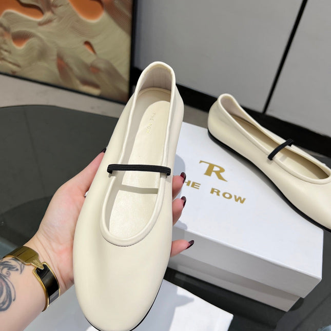 THE ROW 26S BALLET FLATS IN IVORY WHITE CALFSKIN