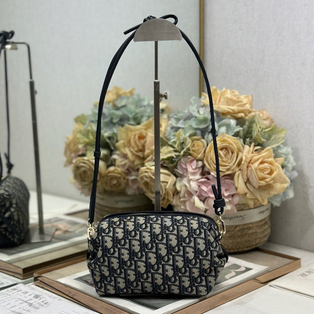 DIOR 26S BOW POUCH BAG 20 IN BLACK AND BEIGE OBLIQUE JACQUARD
