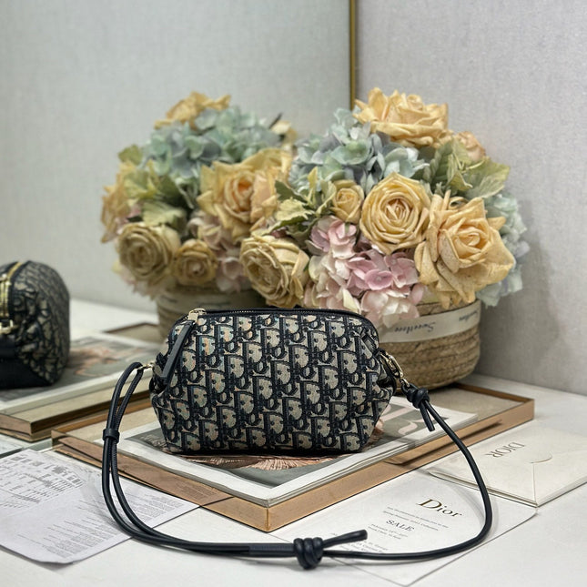 DIOR 26S BOW POUCH BAG 20 IN BLACK AND BEIGE OBLIQUE JACQUARD