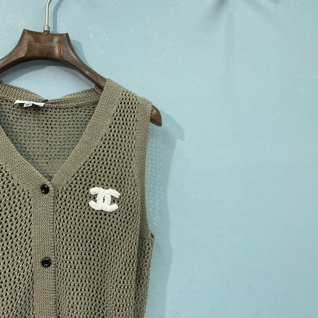 CHANEL 26S SLEEVELESS SWEATER STYLE 1054