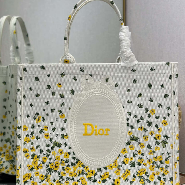 DIOR 26S BOOK TOTE BAG 42 IN WHITE FLORAL EMBROIDERY BAYADERE FABRIC