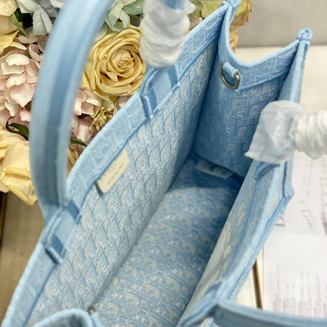 DIOR 26S BOOK TOTE BAG 36 IN BLUE AND WHITE LACE BAYADERE FABRIC