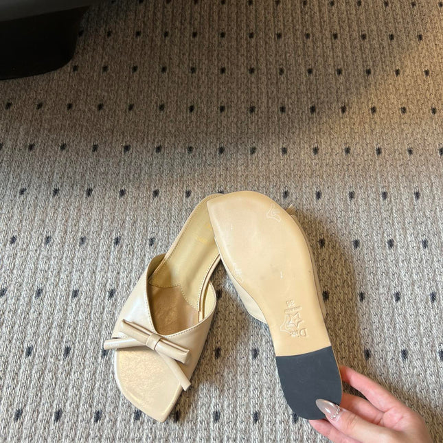 DIOR 26S OBLIQUE BOW MULE IN BEIGE CALFSKIN