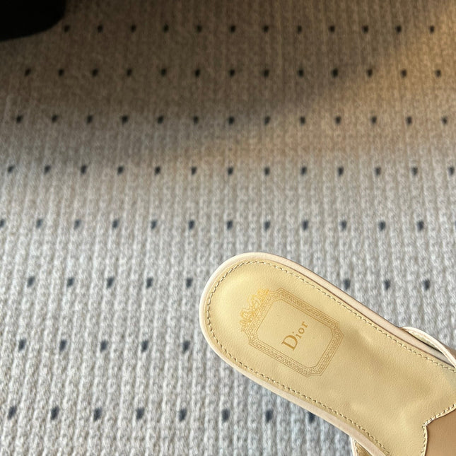 DIOR 26S OBLIQUE BOW MULE IN BEIGE CALFSKIN
