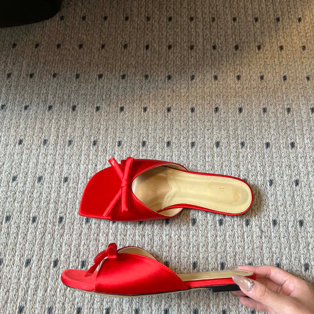 DIOR 26S OBLIQUE BOW MULE IN RED SATIN