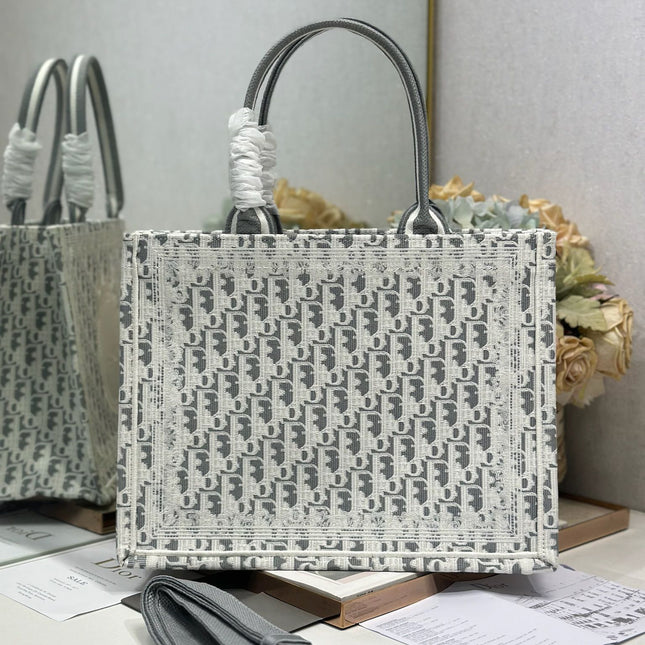 DIOR 26S BOOK TOTE BAG 36 IN GREY AND WHITE OBLIQUE JACQUARD