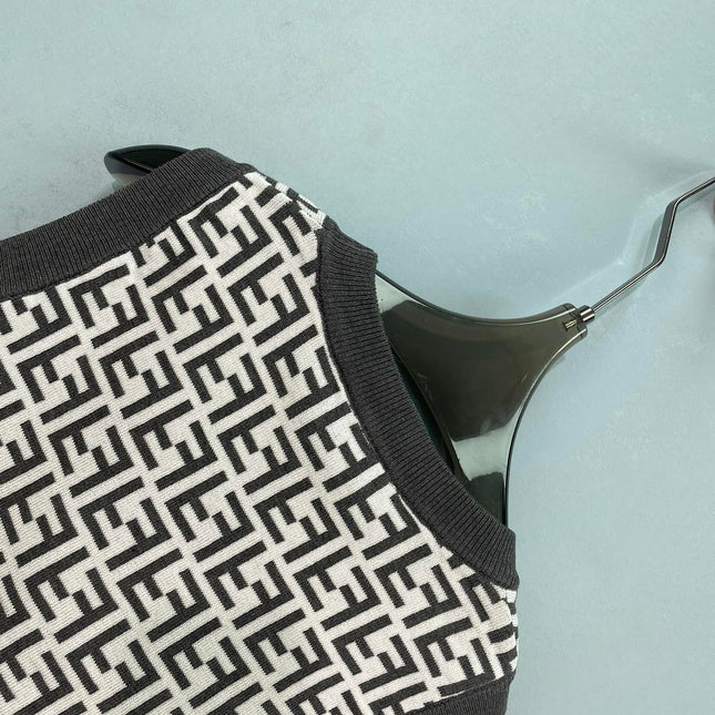FENDI 26S KNITTED VEST 232