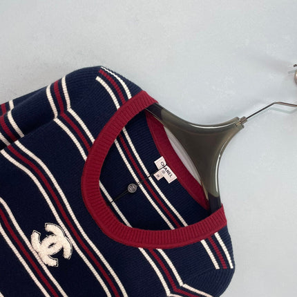 CHANEL 26S LONG SLEEVE STRIPED KNIT SWEATER 1572