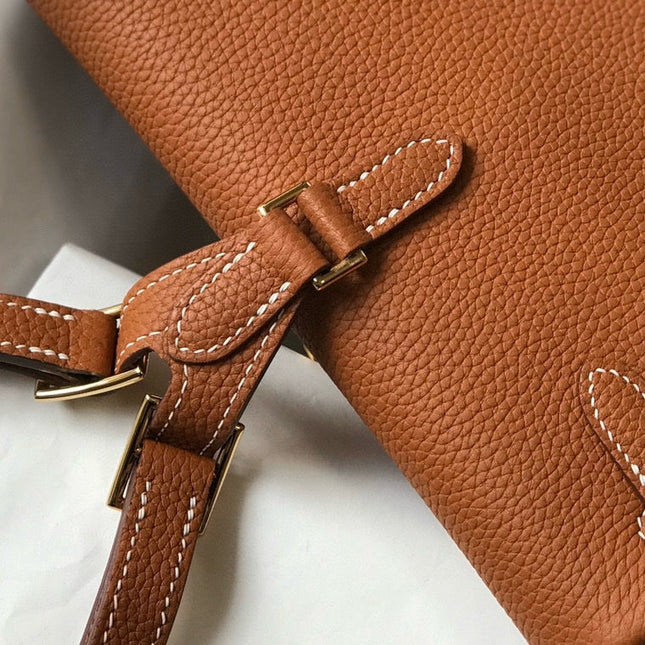 KELLY ADO 22 TOGO BACKPACK IN BROWN CALFSKIN GOLD HARDWARE