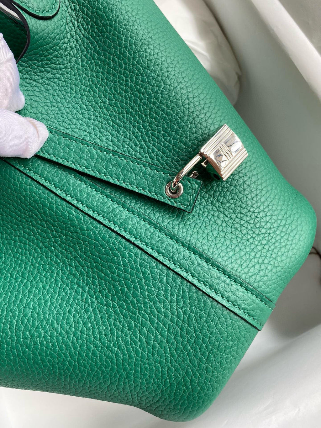 PICOTIN LOCK 18 EMERALD TOGO SILVER HARDWARE