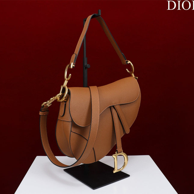 SADDLE BAG 25 WITH STRAP GOLD GRAINED CALFSKIN GHW