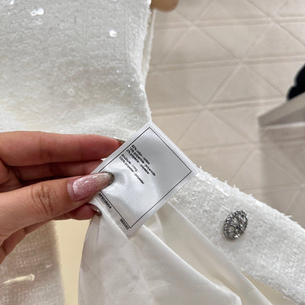 CC READY-TO-WEAR – WHITE TWEED VEST
