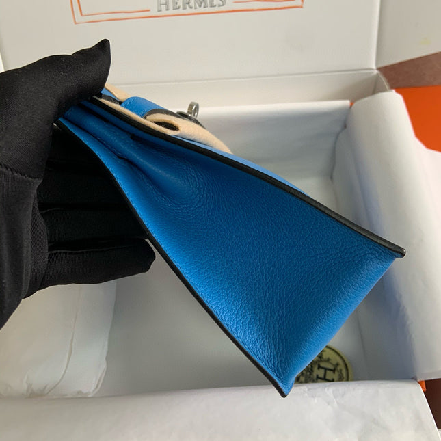 KELLY DANSE 22 EVERCOLOR BLUE IN CALFSKIN GOLD HARDWARE