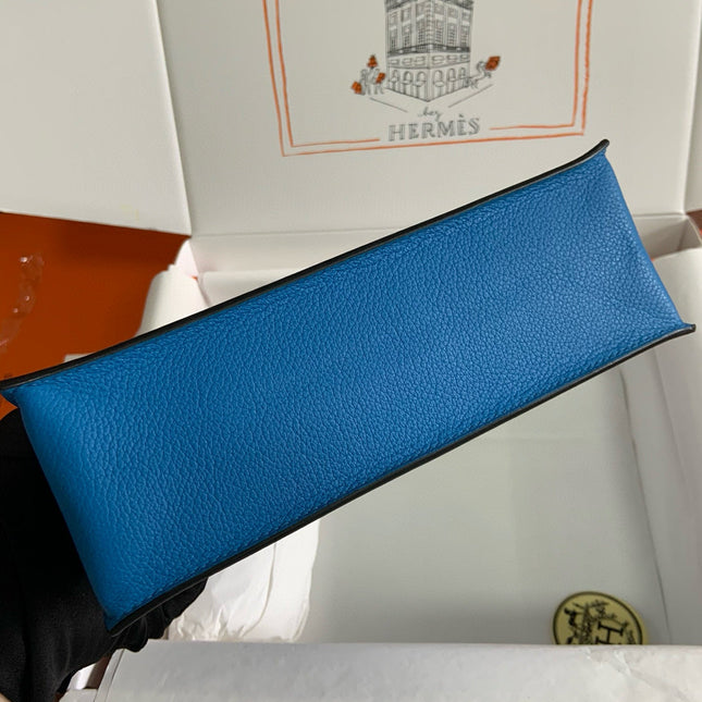 KELLY DANSE 22 EVERCOLOR BLUE IN CALFSKIN GOLD HARDWARE