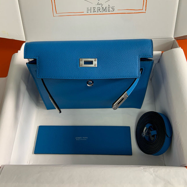 KELLY DANSE 22 EVERCOLOR BLUE IN CALFSKIN GOLD HARDWARE