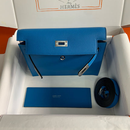 KELLY DANSE 22 EVERCOLOR BLUE IN CALFSKIN GOLD HARDWARE