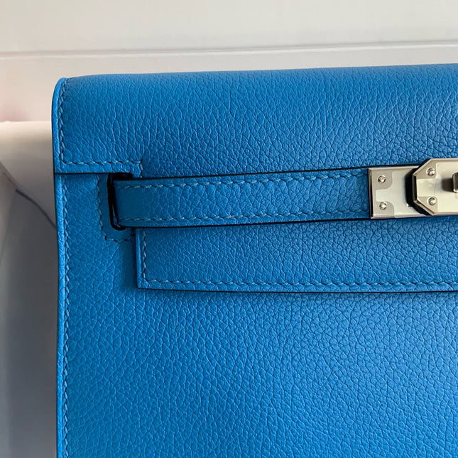 KELLY DANSE 22 EVERCOLOR BLUE IN CALFSKIN GOLD HARDWARE