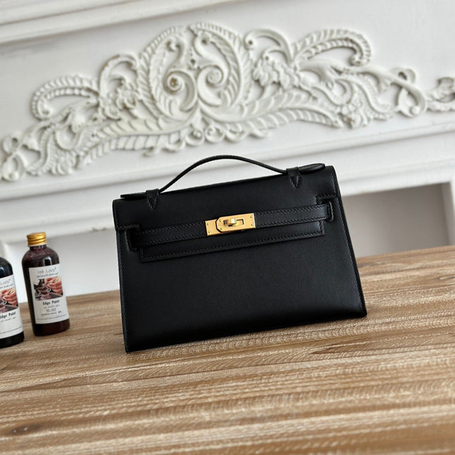 HM KELLY POCHETTE 22 IN BLACK CALFSKIN GOLD HARDWARE