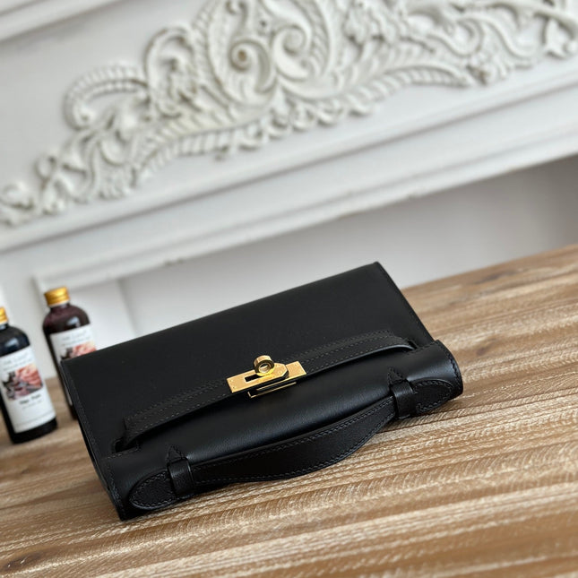 HM KELLY POCHETTE 22 IN BLACK CALFSKIN GOLD HARDWARE